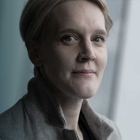 Anna Professor